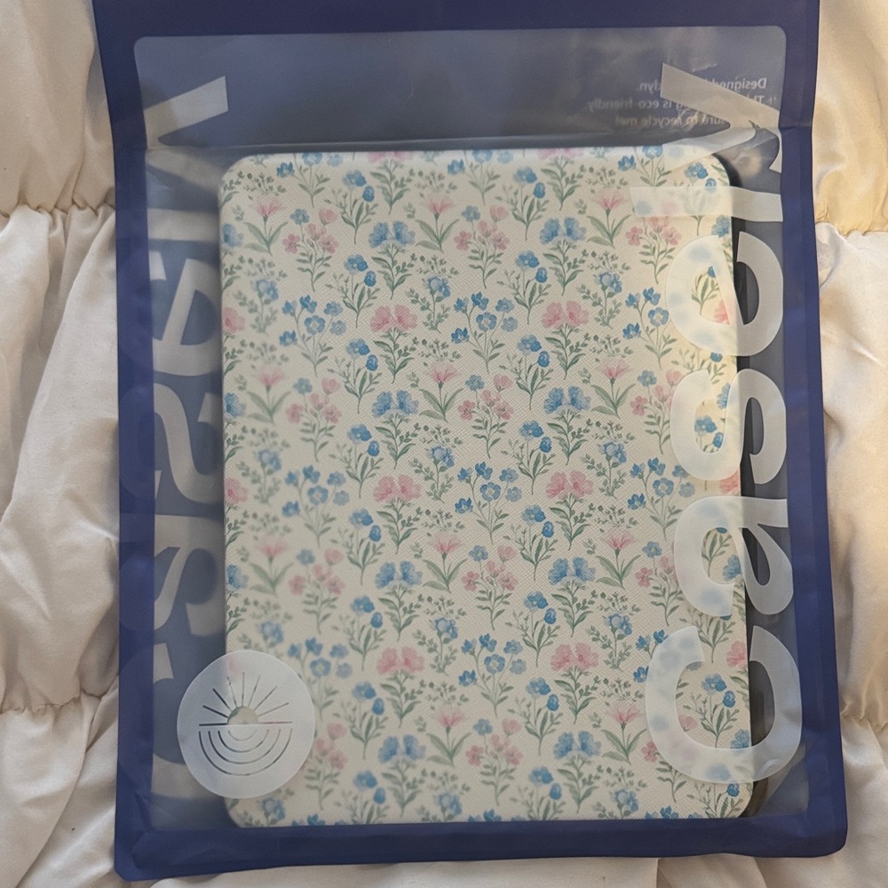 Casely Pastel Flowers IPad Pro 11” (m4)  Case - Blue and Pink